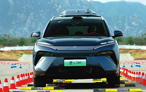 插混领域激烈内卷 谁能挑战比亚迪？