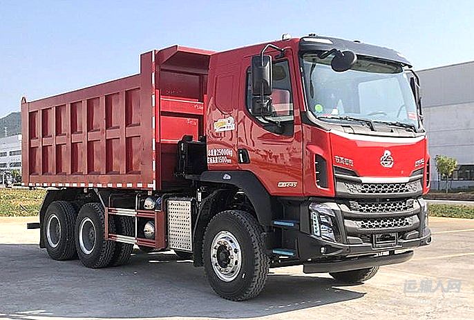 山路拉砂石总爬不动?乘龙M3潍柴4×2 300马力自卸车重载运输不挑路