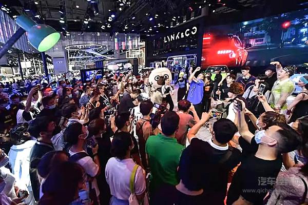 冰火两重天：成都车展 谁在笑谁在哭？