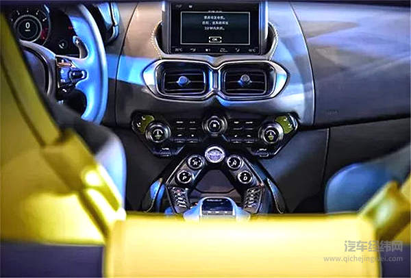 桀色难驯 全新VANTAGE震撼登陆上海