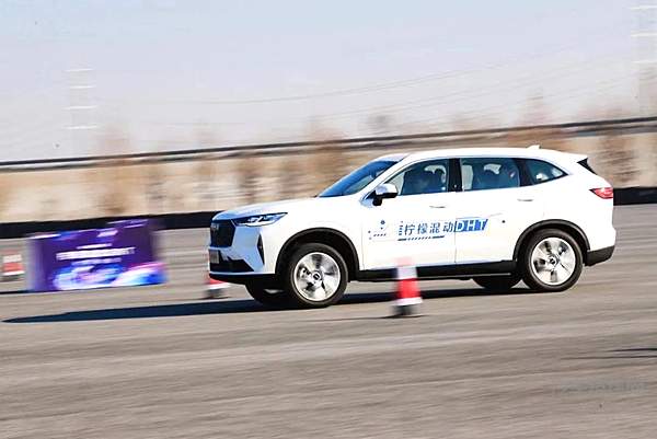 柠檬混动DHT车型试驾