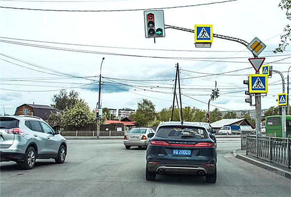 在这开车会惭愧？最霸气SUV遇见20年前的自己！