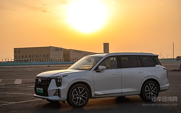 主流车企的智驾之争 “卷”到最后都一样？