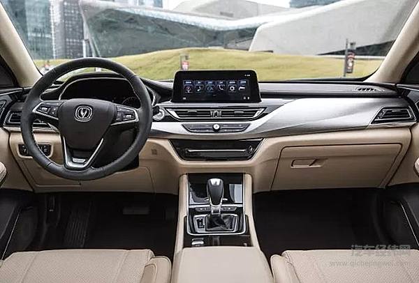 睿骋CC超低价越级直击A级车阵营 长安猛攻轿车“失地”能否成功？