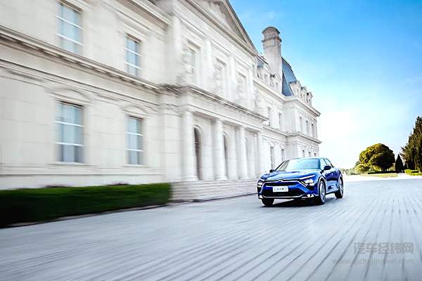 东风雪铁龙凡尔赛C5 X首批展车正式发运！8月9日开启预售