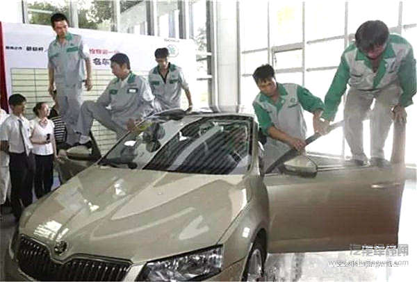 砸坏就送车？为了证明质量好，车企做过哪些蠢事？