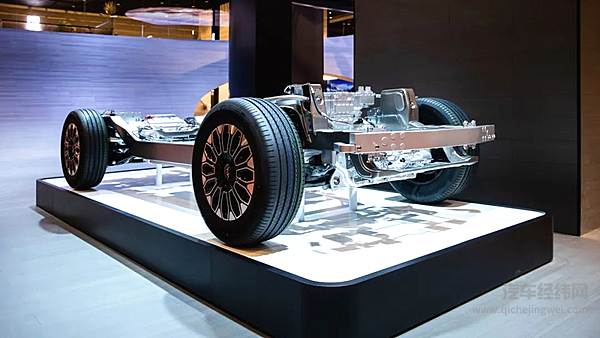 成都车展开幕在即 仰望U8豪华版内饰将首度开放