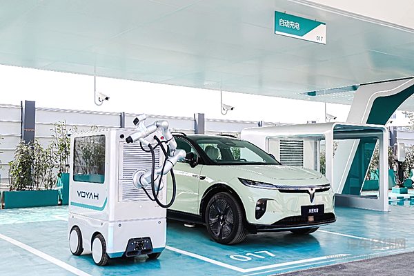 岚图发布超充桩 加速进入全面超充时代？