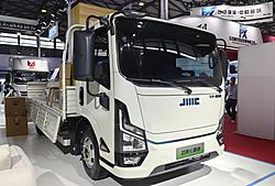 江鈴汽車新能源E路達(dá) 建材家具版 135kw 4X2 4.2米 欄板式單排純電動(dòng)輕卡載貨車 (JX1044TGA2BEV)77.28kwh