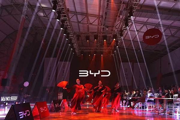 比亚迪塔吉克斯坦品牌首秀 引领绿色出行变革