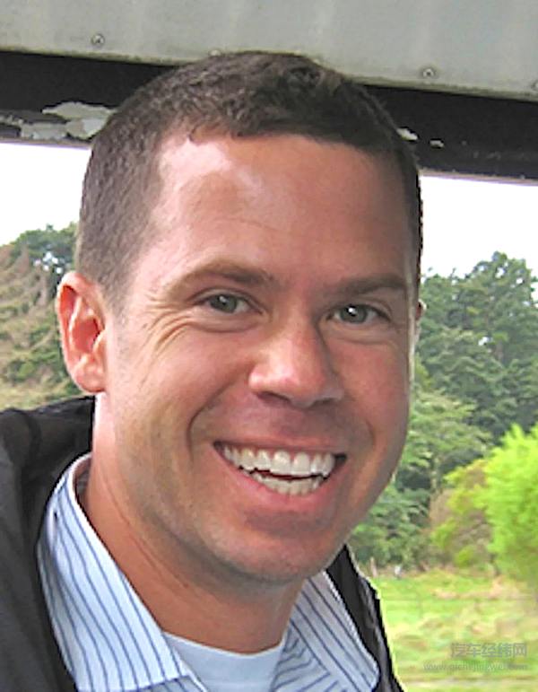 时任苹果产品设计副总裁Steve Zadesky