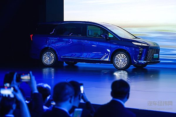 诚意满满的​别克GL8插混版能否挑战岚图梦想家？