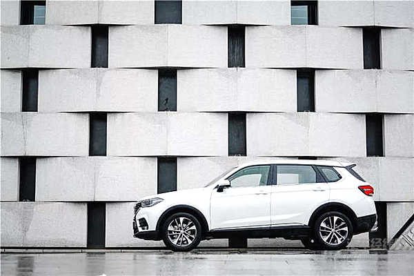 不恶搞！不侵权！中华V7就挂BMW发动机首试