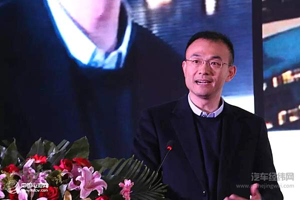 当众泰求锤得锤 说明事情很严重