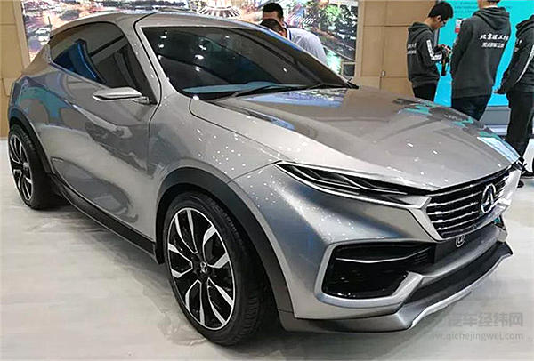 清华花10亿打造的SUV！比奔驰还漂亮，车里能围一起打麻将