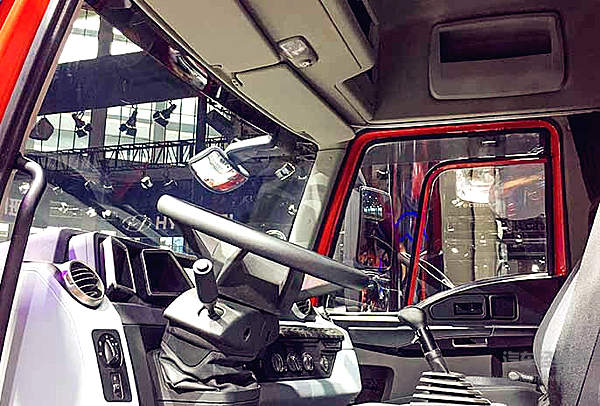 江铃威龙有备而来 “四大绝招”勇闯重卡江湖