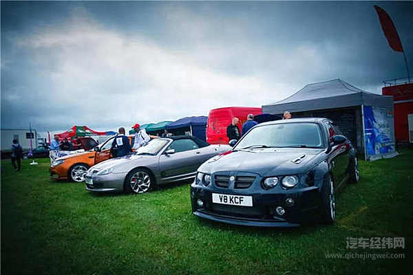 在设计趋同化的汽车时代，不如用这些老车回味经典！