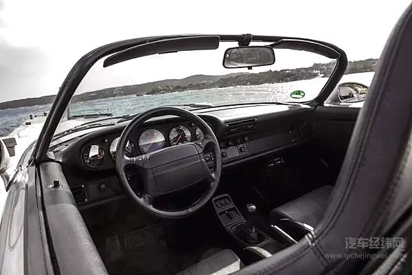 无论从任何角度看去，964 Speedster的美都让人过目不忘