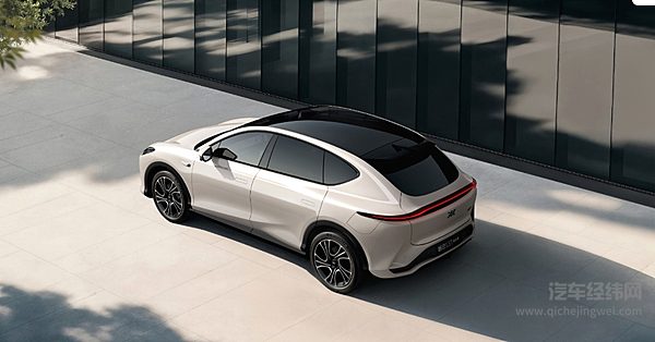 35万级高端电动SUV横评：蔚来ES6与智己LS7谁更值得买？