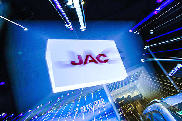 畅享绿程，江淮iEV家族闪耀上海车展