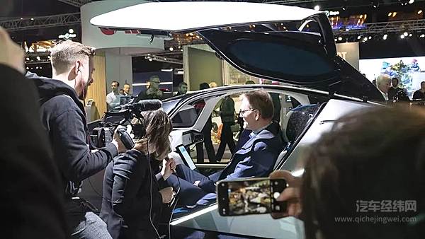 瑞典“eCar Expo 2022”电动汽车车展中瑞典当地媒体对航旅者X2进行报道