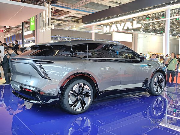 HiPhi Y闪亮登场  高合用自己的模式解读全球新能源汽车市场