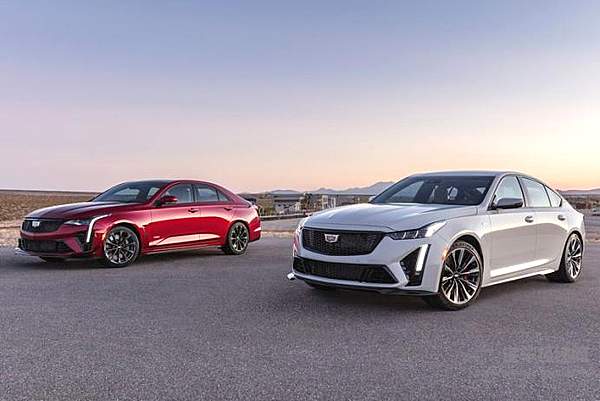 展开一双黑色的翅膀 重新挑战性能极限的凯迪拉克V-Blackwing