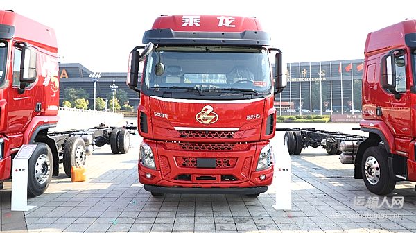 開工啟新程 乘龍H5綠通房車助您事業(yè)創(chuàng)新高