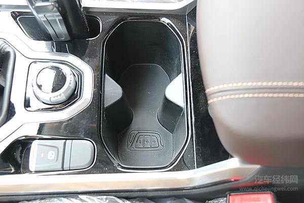 驾驶TA会上瘾 高端悍途皮卡的霸气和高性能很具“攻击性”