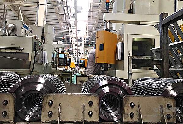 走进世界级卡车制造基地  解读解放行业领先奥秘