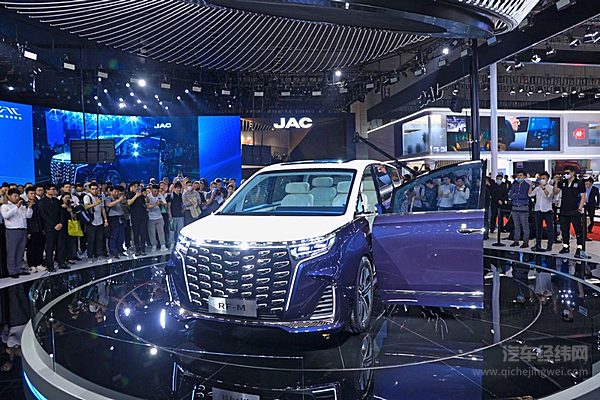 媒体大咖点赞江淮瑞风 为MPV专属架构及概念车打call