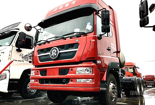 百公里气耗仅21.61公斤！重汽新斯太尔芯动430 LNG牵引车闪耀西安