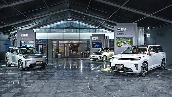 都有鸿蒙座舱和乾崑智驾 传祺向往S9与岚图FREE+谁更有性价比？