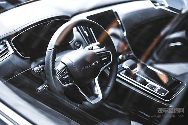 天幕智能座驾荣威i6 MAX 3平米全景天幕揭秘！