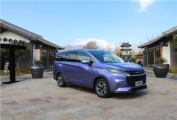 丽江试驾上汽大通MAXUS G50 六口之家出行标配即将上市