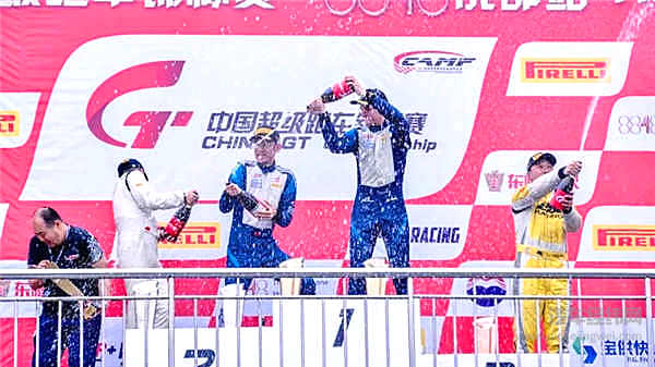 在多弯起伏的赛道上比拼，奥迪、保时捷、兰博基尼哪辆最强？