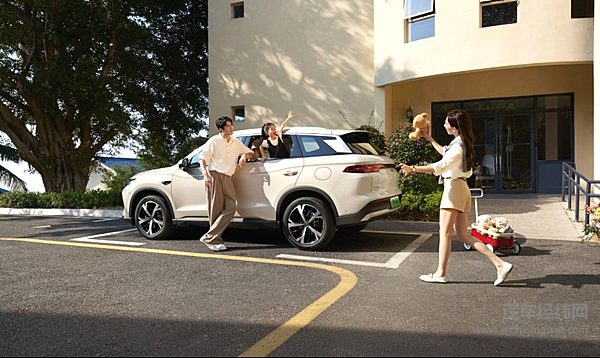 “中杯”预算享“超大杯”体验！比亚迪宋Pro DM-i 220km上市限时11.98万起