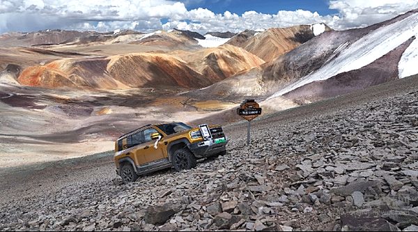 豹5创驾驶混动汽车到达的最高海拔世界纪录 加冕“高原王”