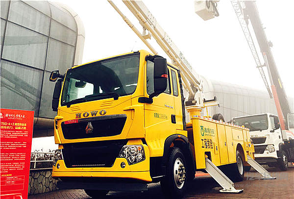 2017年中国重汽豪沃主推16款车型