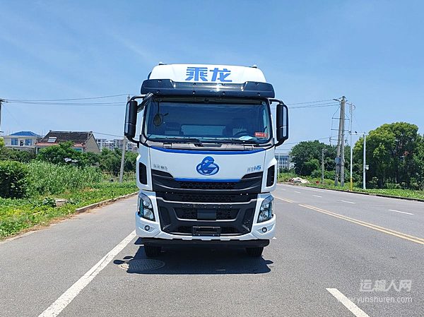 乘龍H5電動飼料車以鋼筋鐵骨硬核護(hù)航飼料運(yùn)輸
