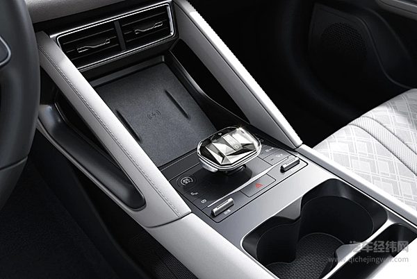 银河E5正式上市 与元UP相比谁更具性价比？