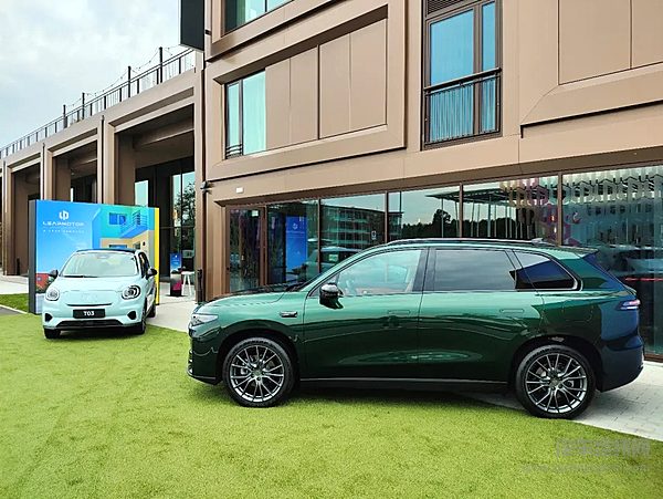 零跑C10、T03正式在欧洲上市 同步在米兰开启全球媒体试驾