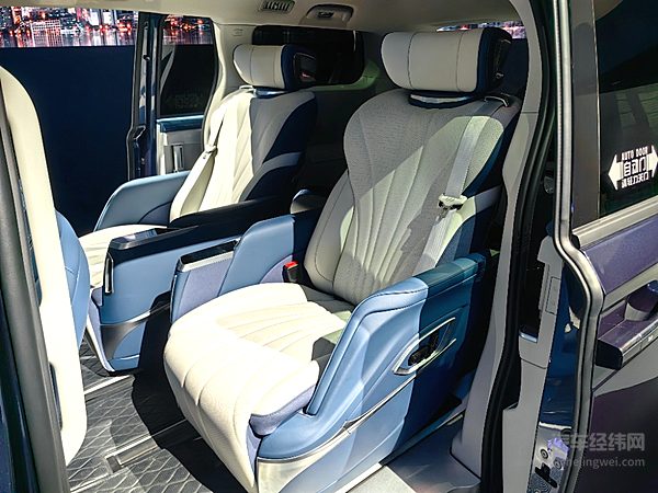 江淮瑞风RF8鸿蒙版上市 有华为就有销量？