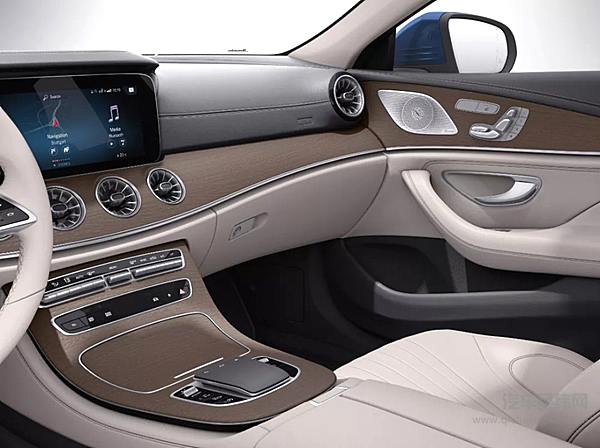 棕色开孔型胡桃木木饰