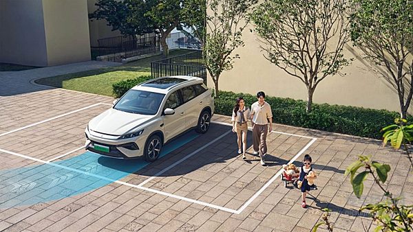 “中杯”预算享“超大杯”体验！比亚迪宋Pro DM-i 220km上市限时11.98万起