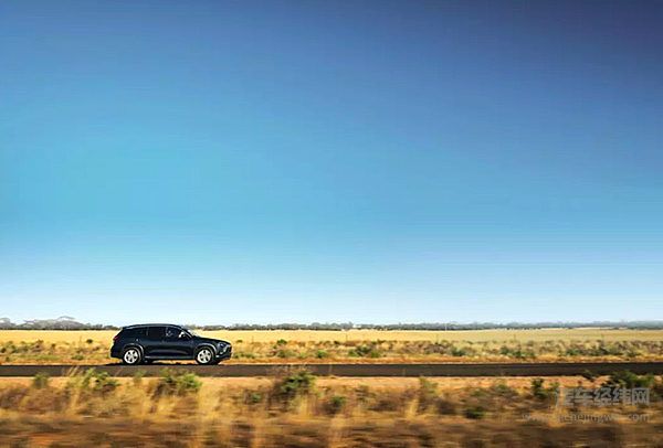 在澳洲内陆与蔚来ES8一起感受盛夏的风