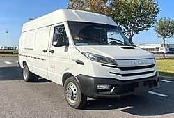 南京依維柯TurboDaily 2023款 122馬力 2.5L國六柴油 封閉廂式貨車 2-3座