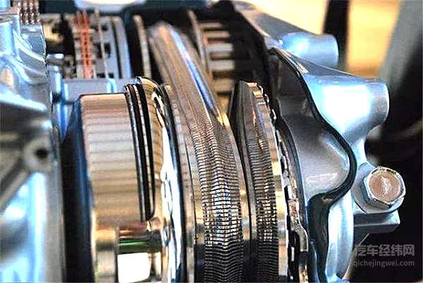 为什么越野车从来不用CVT或双离合变速箱？