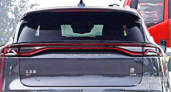  电动车本没有错 整天对燃油车喊打喊杀才令人反感