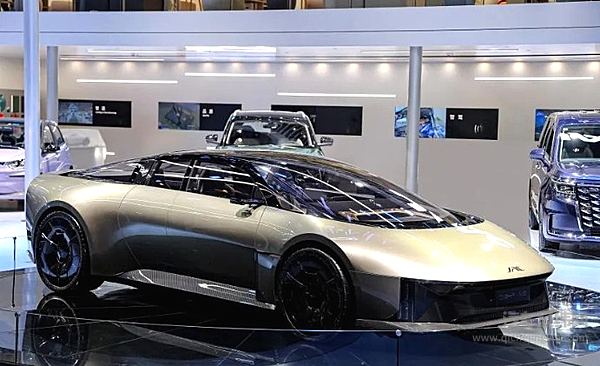 全球化提速 江汽集团携多款新品“智”汇蓉城